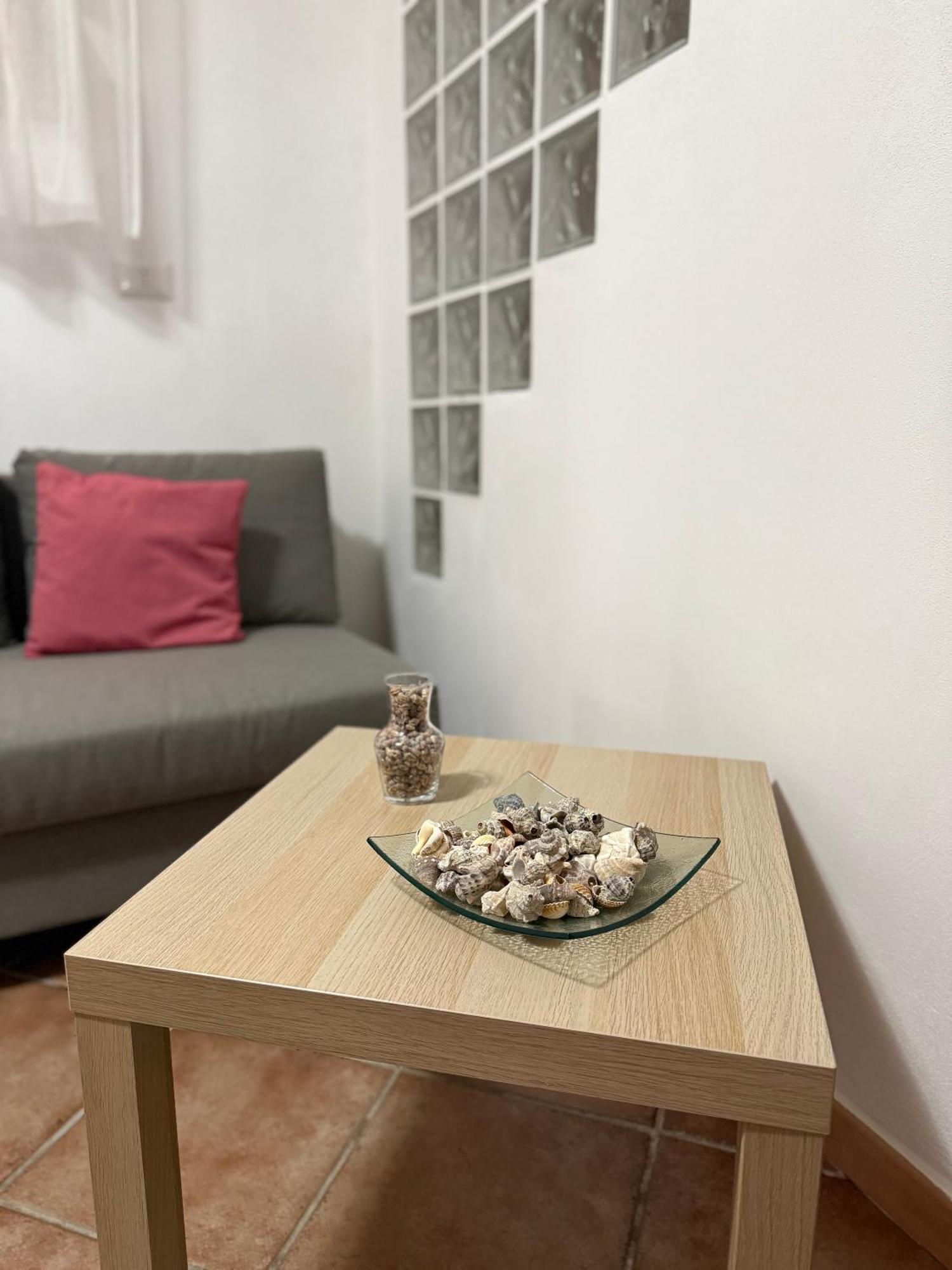 Appartamento L'Ulivo 布兰卡莱奥内码头 外观 照片